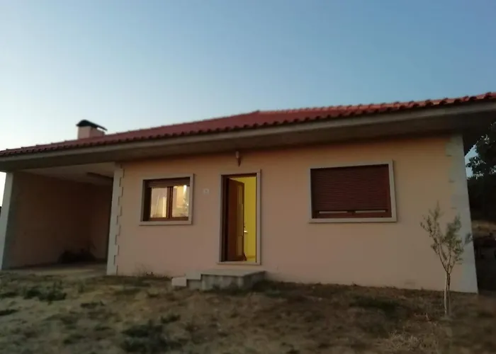 Casa Da Fonte Em Prada, Vinhais